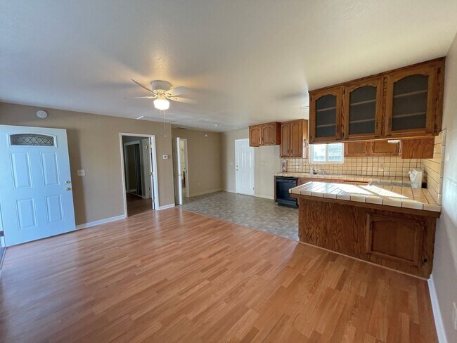 Building Photo - 1 br, 1 bath House - 8795 Creston Rd Unit B