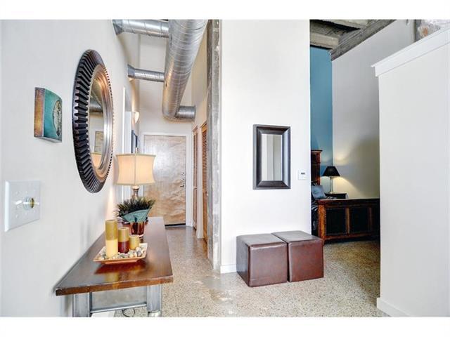 Foto del edificio - 221 W Lancaster Ave