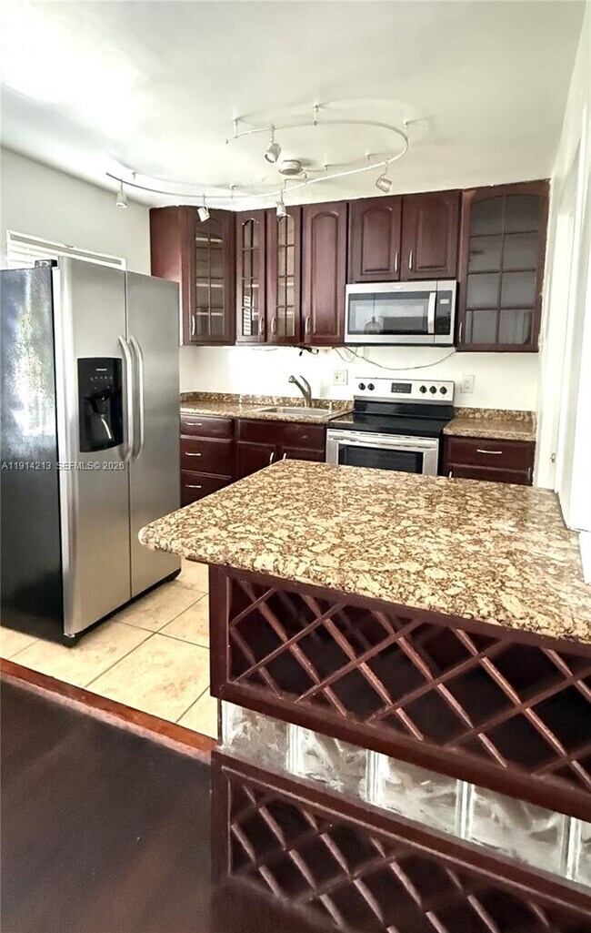 Foto del edificio - 755 NE 91st St