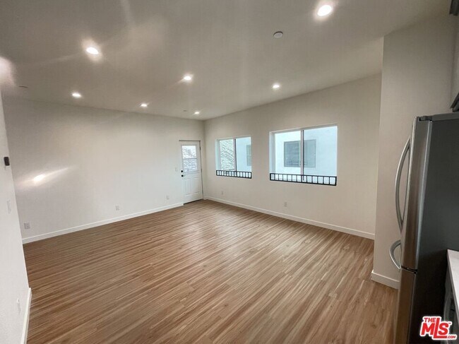 Foto del edificio - 4017 Mont Clair St