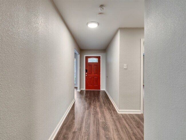 Foto del edificio - 2030 Lone Rock Dr