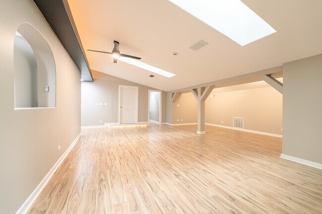 Building Photo - 12700 Kedzie Ave