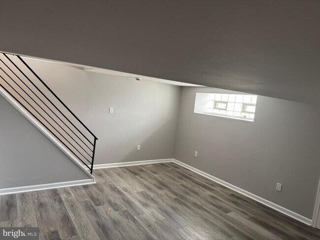 Foto del edificio - 8219 Williams Ave