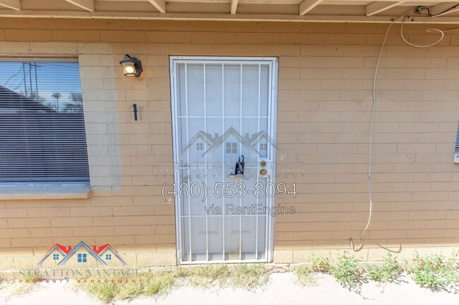 Building Photo - 2028 N 26th Pl