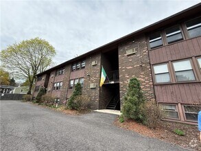 Building Photo - 120 Hasbrouck St