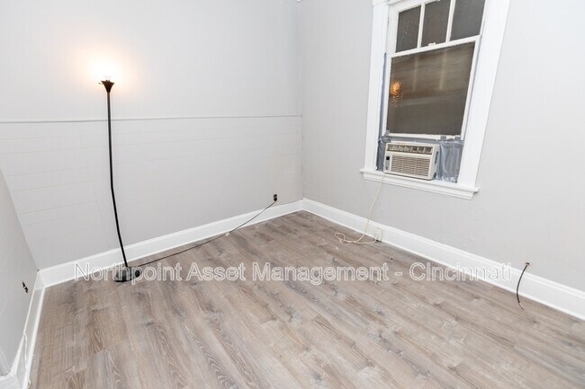 Foto del edificio - 3425 W 8th St