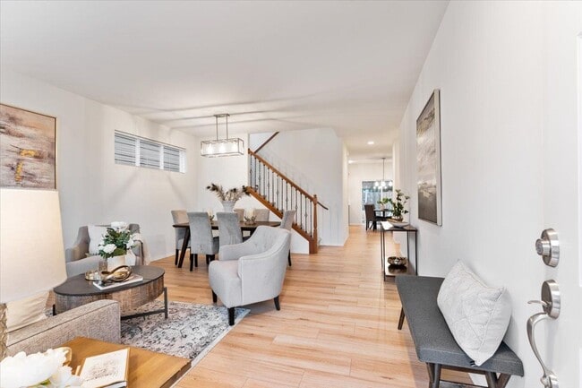 Building Photo - Mill Creek Home