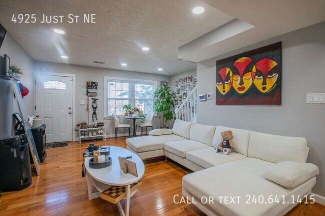 Foto del edificio - 4925 Just St NE