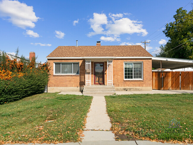 Building Photo - Adorable brick house in Provo!