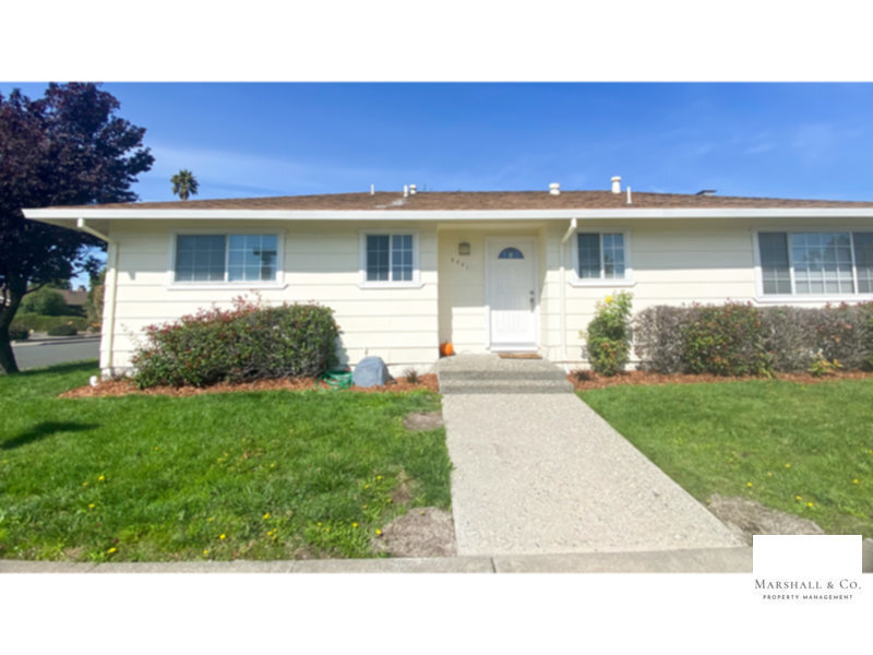 Foto principal - CHARMING 3BR/2BA Home in ADOBE CREEK NEIGH...