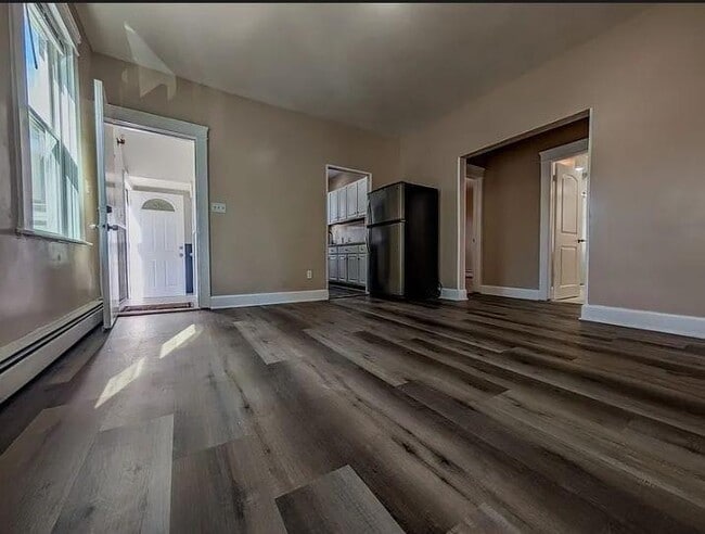 Building Photo - 364 Academy Ave