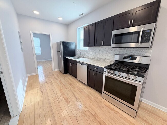 Building Photo - 813 N 41st St