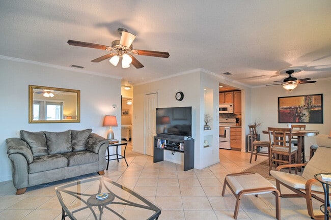 Building Photo - 5285 Coquina Key Dr SE