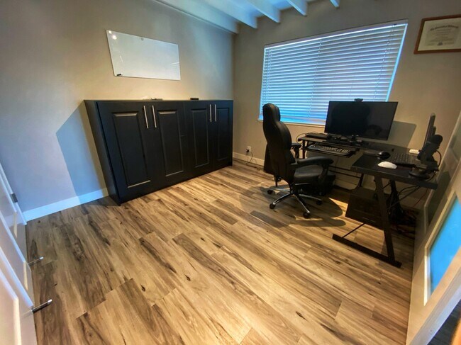 Oficina/habitación - 5256 Westmont Ave