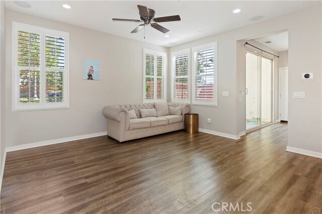 Foto del edificio - 10 Poppy