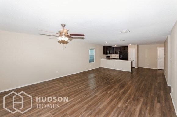 Foto del edificio - NEW CONSTRUCTION NOW AVAILABLE! - 724 Autu...