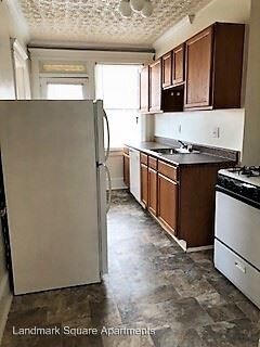 Foto del edificio - 1424 W 10th St