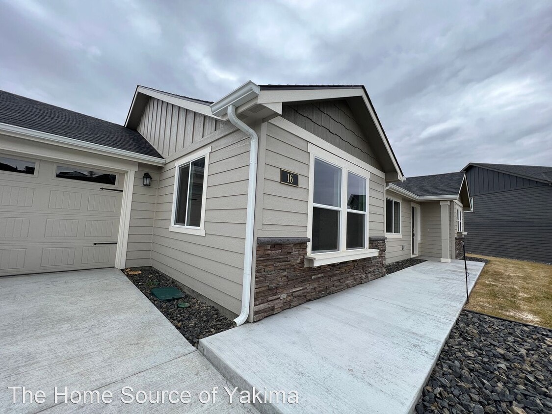 16 S 12th St, Selah, WA 98942 House Rental in Selah, WA