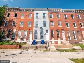 Building Photo - 424 E North Ave