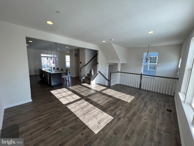 Foto del edificio - 6912 Stansbury Ln