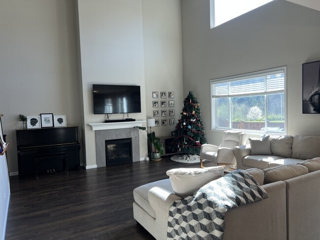 Foto del edificio - 10330 Driftwood Ave