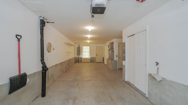 Building Photo - 4 Chelsea Ct