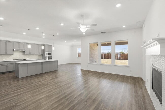 Building Photo - Beautiful Home in Melissa – Modern Living in a Growing Community