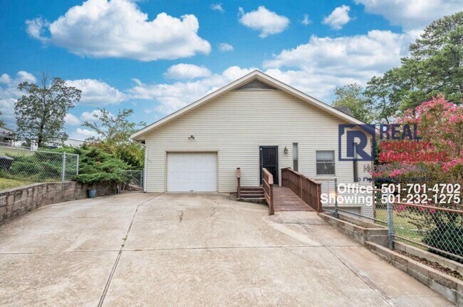 Building Photo - 122 Havelock Pl