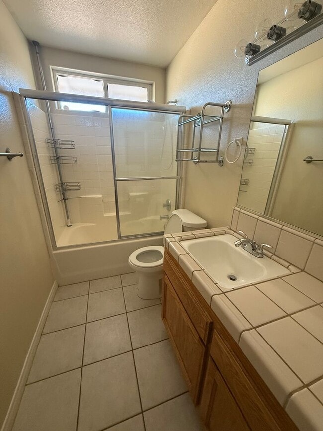 Building Photo - MOVE-IN -READY