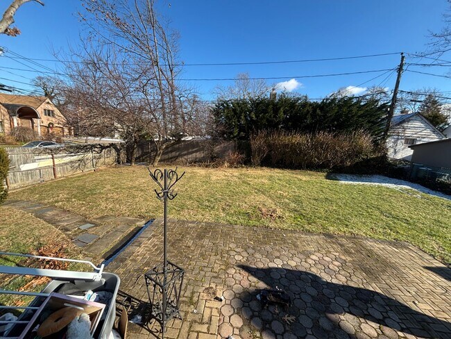 Foto del edificio - 28 Purdue Rd