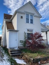 Building Photo - 1528 W 102nd St