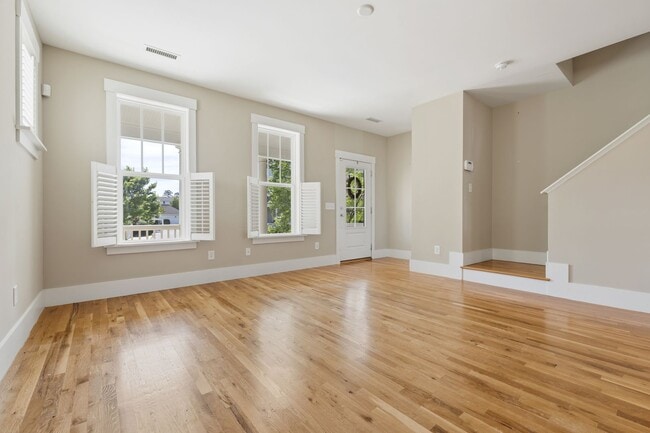 Building Photo - Three Bedroom Briar Chapel Beauty - Available June 1!