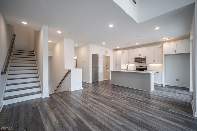 Building Photo - 521 Burton Dr