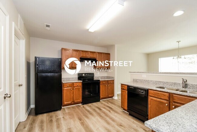 Building Photo - 4 Bedroom Pet-Friendly Home in Winston-Salem, NC with Main Street Renewal