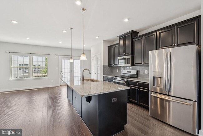 Building Photo - 2138 Hemlock Bay Rd