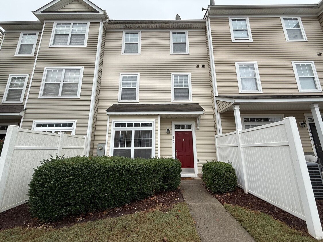 Primary Photo - Charming 3BD, 2.5BA Raleigh Townhome in a ...