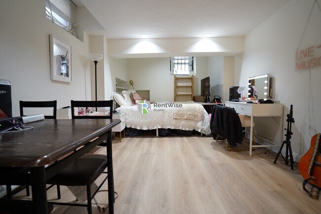 Foto del edificio - 304 Berkeley St