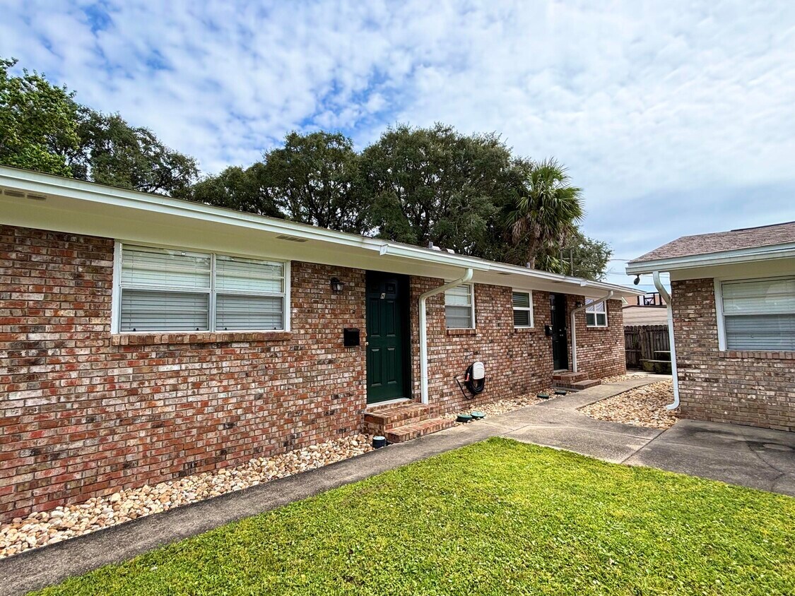 Foto principal - 715 Greenwood St
