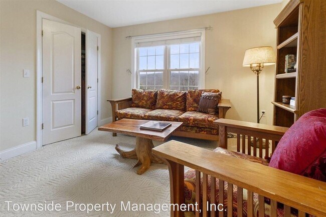 Foto del edificio - 4 br, 3.5 bath House - 6989 Pinehurst Drive