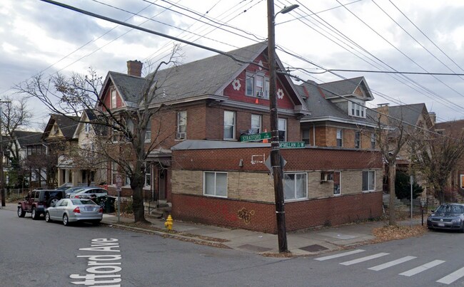Foto del edificio - 301 W McMillan St