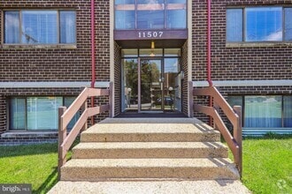 Building Photo - 11503 Amherst Ave