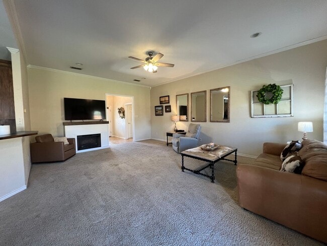 Building Photo - 1535 Glenwood Dr