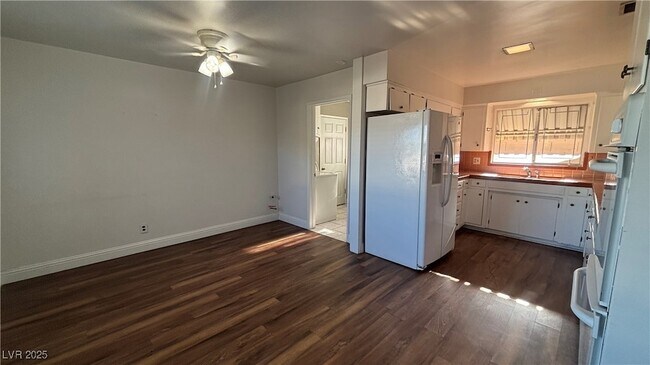 Foto del edificio - 1516 Houssels Ave