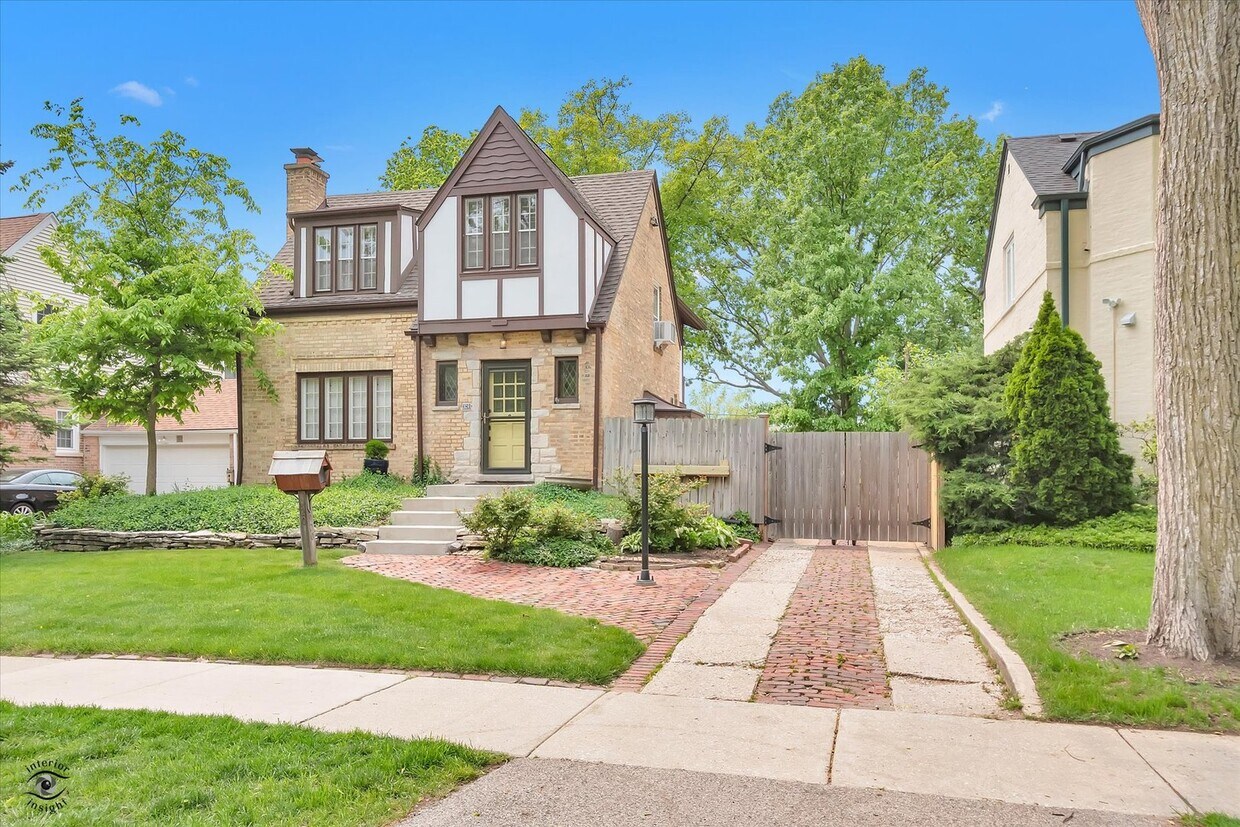 Foto principal - 920 Juniper Rd