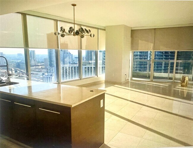 Building Photo - 475 Brickell Ave