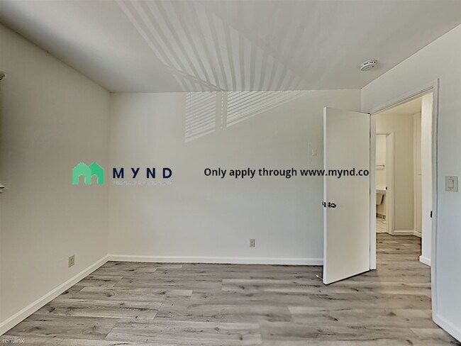 Foto del edificio - 453 E 7th St