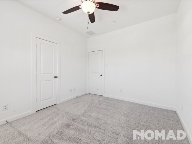 Building Photo - 3 Bedroom Townhome in Frisco