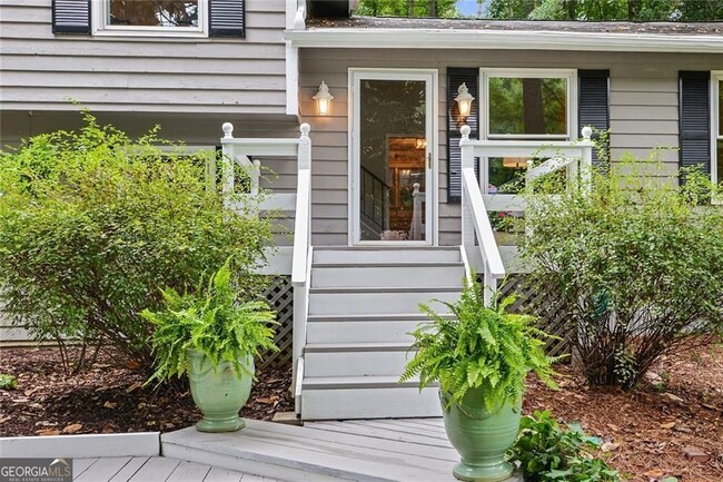 Building Photo - 130 Cains Cove Dr