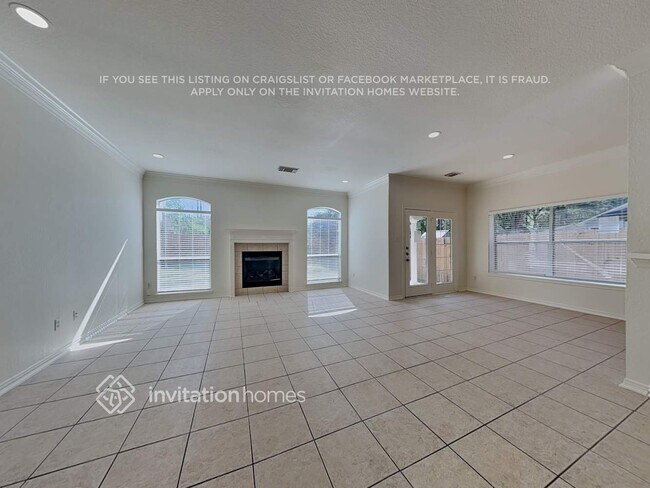 Building Photo - 15231 Henderson Point Dr