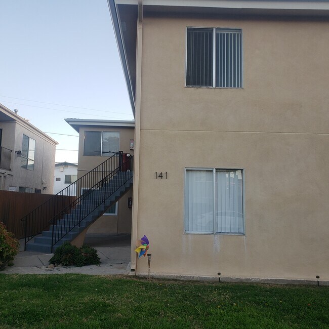 Building Photo - 141 Daisy Ave